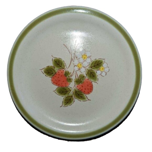Set Of 4 Vintage Spring Collection Stoneware Strawberry Patch Dessert Saucer Pla - Picture 6 of 6
